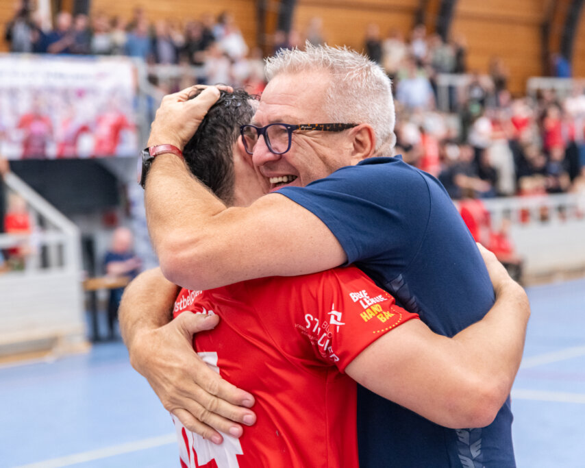 Ein überglücklicher Jean-Luc Grandjean, der es angekündigt hat „wir werden auch gegen eine starke Mannschaft punkten“ (Foto: Bernd Rosskamp)

