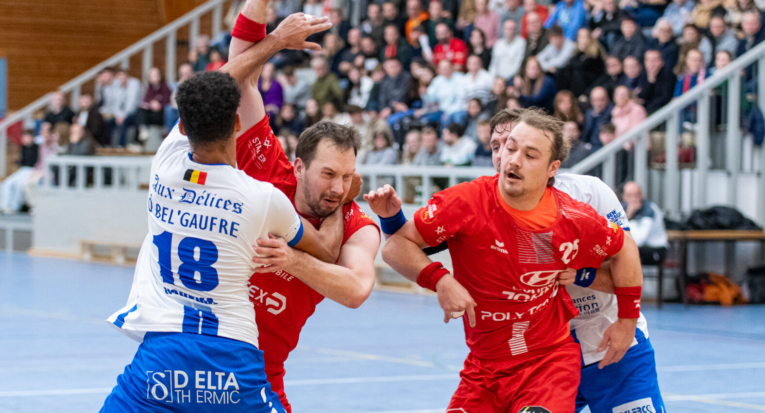 Bartosz Kedziora und Thomas Mormont in Aktion (Archivfoto: Bernd Rosskamp)