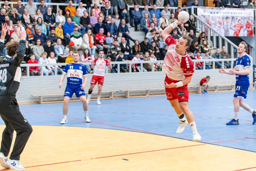 Archivfoto von Thomas Mormont gegen den HC Izegem aus der letzten Saison (Foto: Bernd Rosskamp)