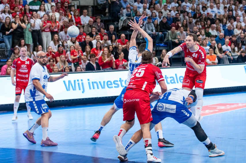 Eupen und Visé haben sich nichts geschenkt, es wurde um jeden Ball gekämpft (Foto: Bernd Rosskamp)