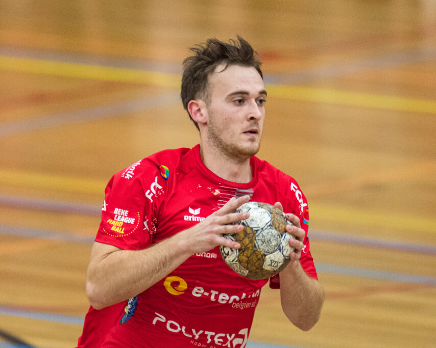 Noah Bartholemy nimmt immer besser seine Rolle im Rückraum ein und steuerte 5 Tore zum Sieg bei | Foto: Bernd Rosskamp