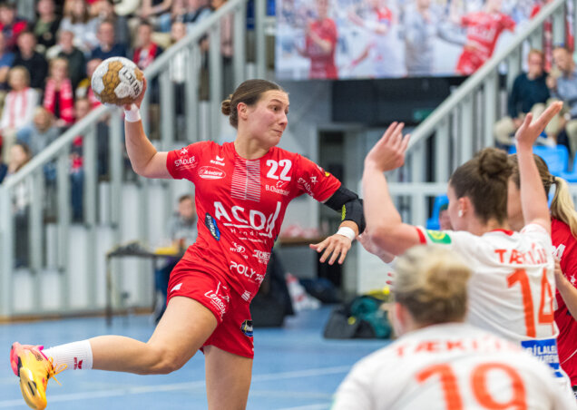 Schon zur Pause lagen Lauranne Beckers und Co. weit zurück. | Foto: Bernd Rosskamp
