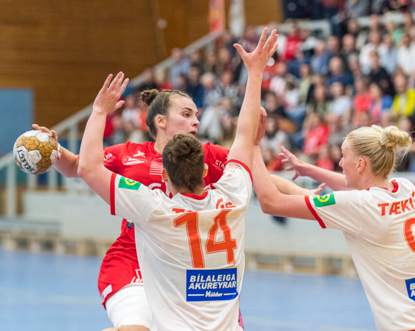 Zum zweiten Mal in Folge spielt die KTSV Eupen (hier Nolwen Dattolico beim Wurf) international. | Foto: Bernd Rosskamp