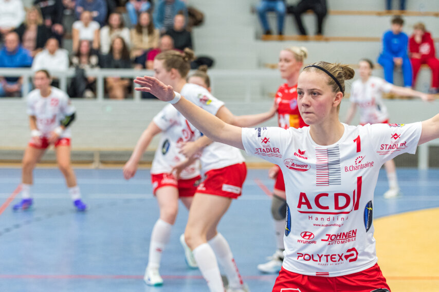 Innerhalb eines Sommers aus der 2. Division in den Europapokal: Eva Xhonneux (rechts) (Foto: Bernd Rosskamp)