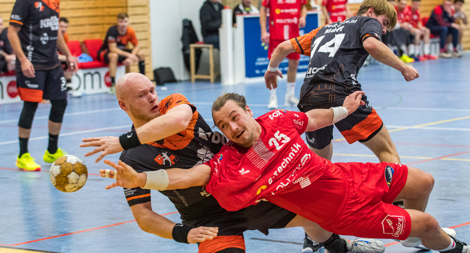 Bereits in der letzten Saison haben sich beide Kontrahenten nichts geschenkt (Foto: Bernd Rosskamp)