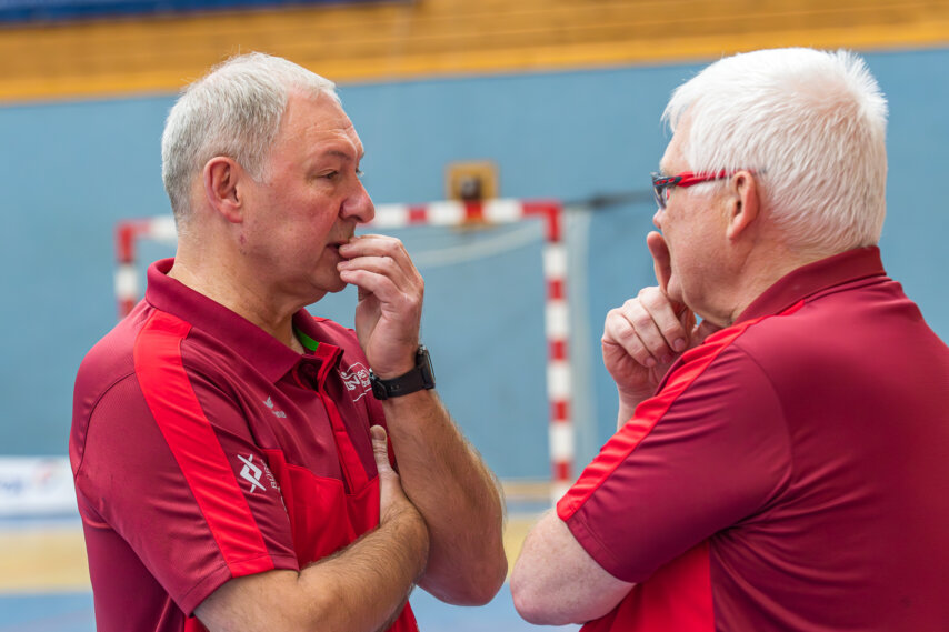 Mariusz Kedziora und Patrick Schumacher bei der Besprechung der Taktik  (Foto: Bernd Rosskamp)