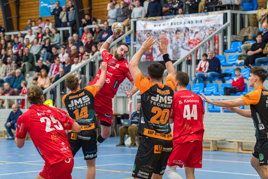 Eupen (Jérôme Majean beim Wurf) braucht ein Erfolgserlebnis. | Foto: Bernd Rosskamp