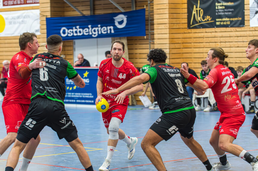 Bartosz Kedziora steuerte dem enorm wichtigen Eupener Sieg fünf Tore bei und war an den meisten anderen beteiligt. Ein Punkt reicht der KTSV somit zum Klassenerhalt. | Foto: Bernd Rosskamp