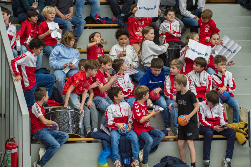 Selbst der Support der kleinsten Fans verhalf Eupen nicht zum Heimerfolg gegen Hubo. (Foto: Bernd Rosskamp)