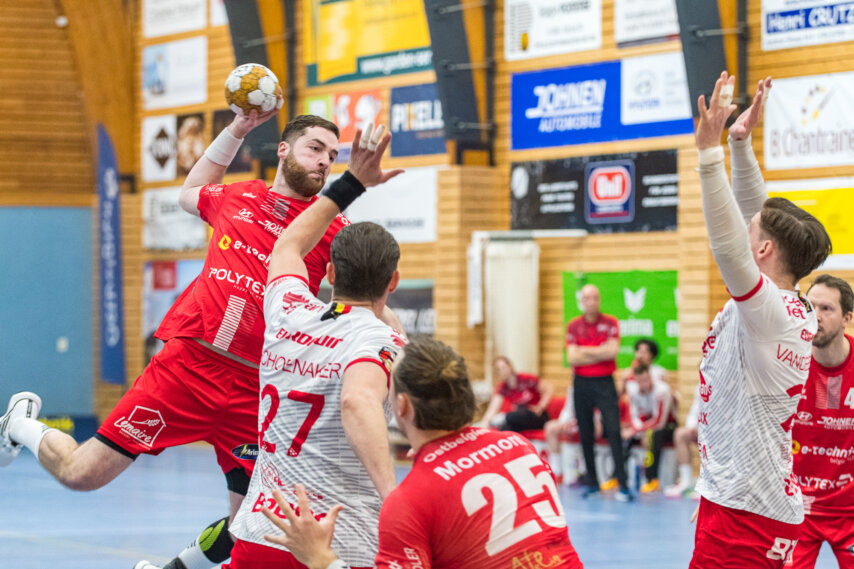 Wurf von Jérôme Majean vom Heimspiel in der letzten Saison gegen Sporting Pelt (Foto: Bernd Rosskamp)