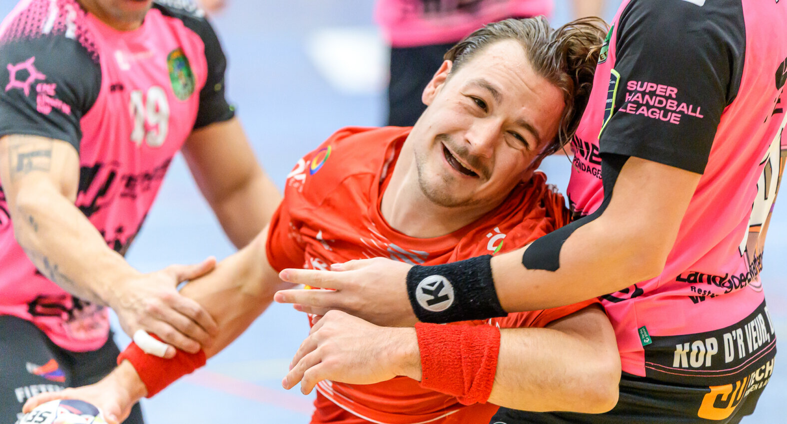 20251115-212118-KTSV-HurryUp-2-Bernd Rosskamp