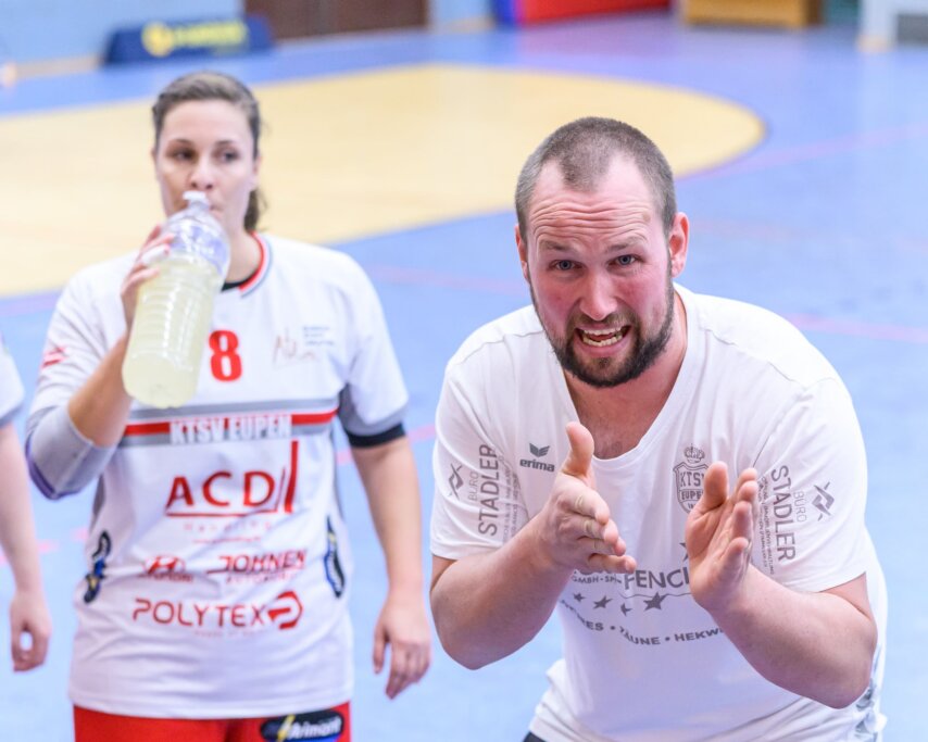Trainer Marco Demonthy konnte die Wende im Spiel nicht herbeiführen (Foto: Bernd Rosskamp)