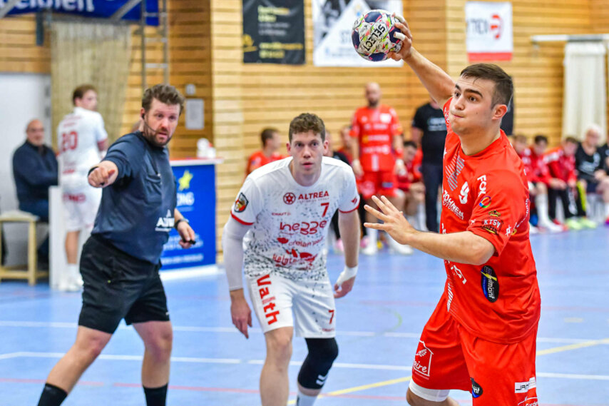 Lou Peters in seinem ersten Pflichtspiel   vor heimischem Publikum (Foto: Bernd Rosskamp)