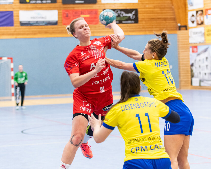 Lynn Buerschaper in Aktion gegen Sint Truiden (Foto: Bernd Rosskamp)