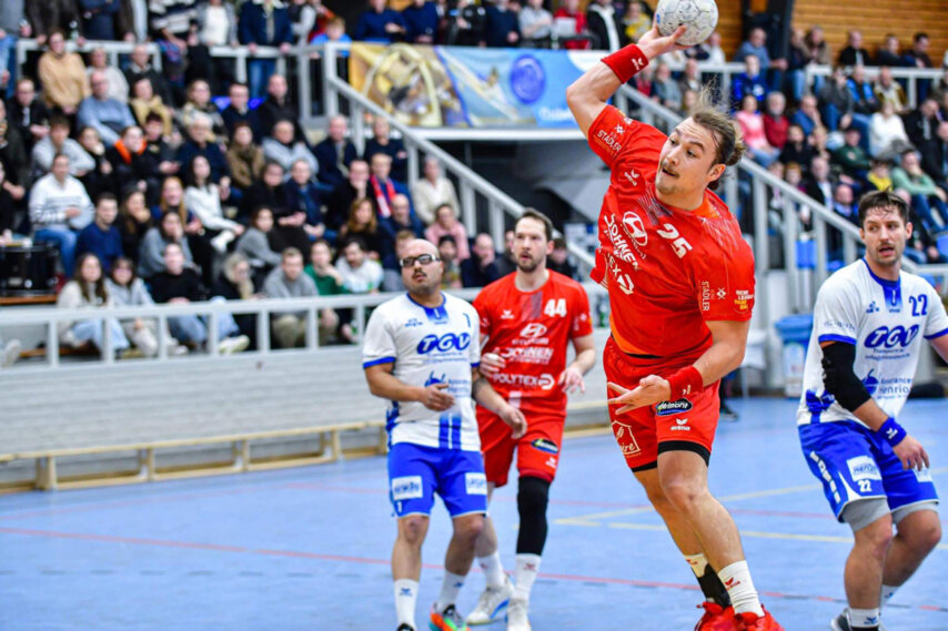 Thomas Mormont hatte einen schweren Stand in der kompakten Abwehr der Maasstädter (Foto: Bernd Rosskamp) 