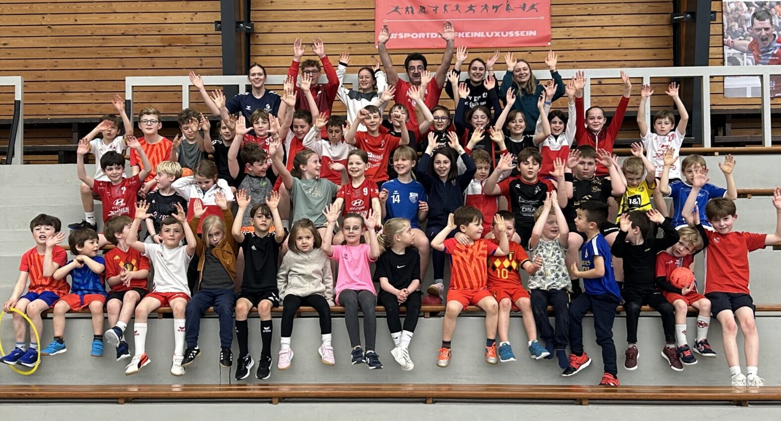 Gruppenbild aller Teilnehmer und Trainer (Foto: Verein)
