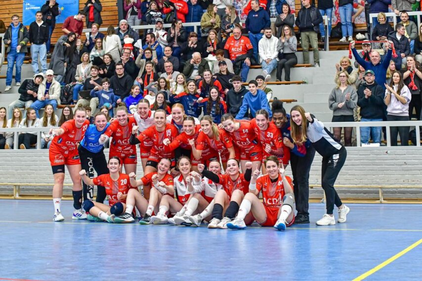Spiel-Satz-Sieg heißt es im Tennis. Die Damen zeigten eine tolle Mannschaftsleistung an heutigen Abend (Foto: Bernd Rosskamp)