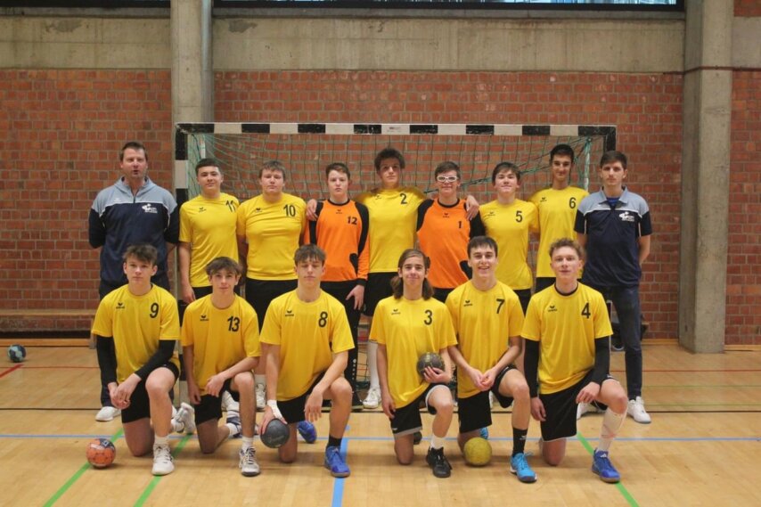 Die U16 Auswahlmannschaft mit den Eupener Spielern Jahvis, Daris, Matteo, Colin und Luca (Foto: LFH)